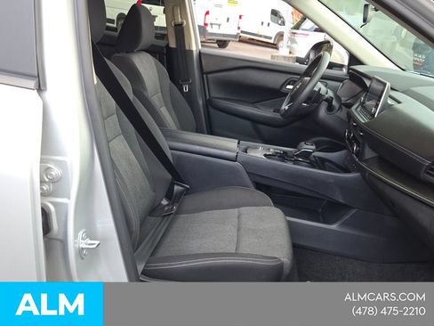 Used 2024 Nissan Rogue SV FWD image 15