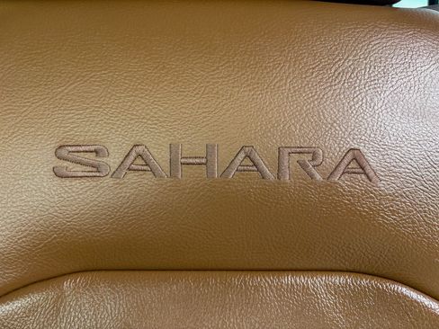 Used 2020 Jeep Wrangler Unlimited Sahara AWD/4WD image 23