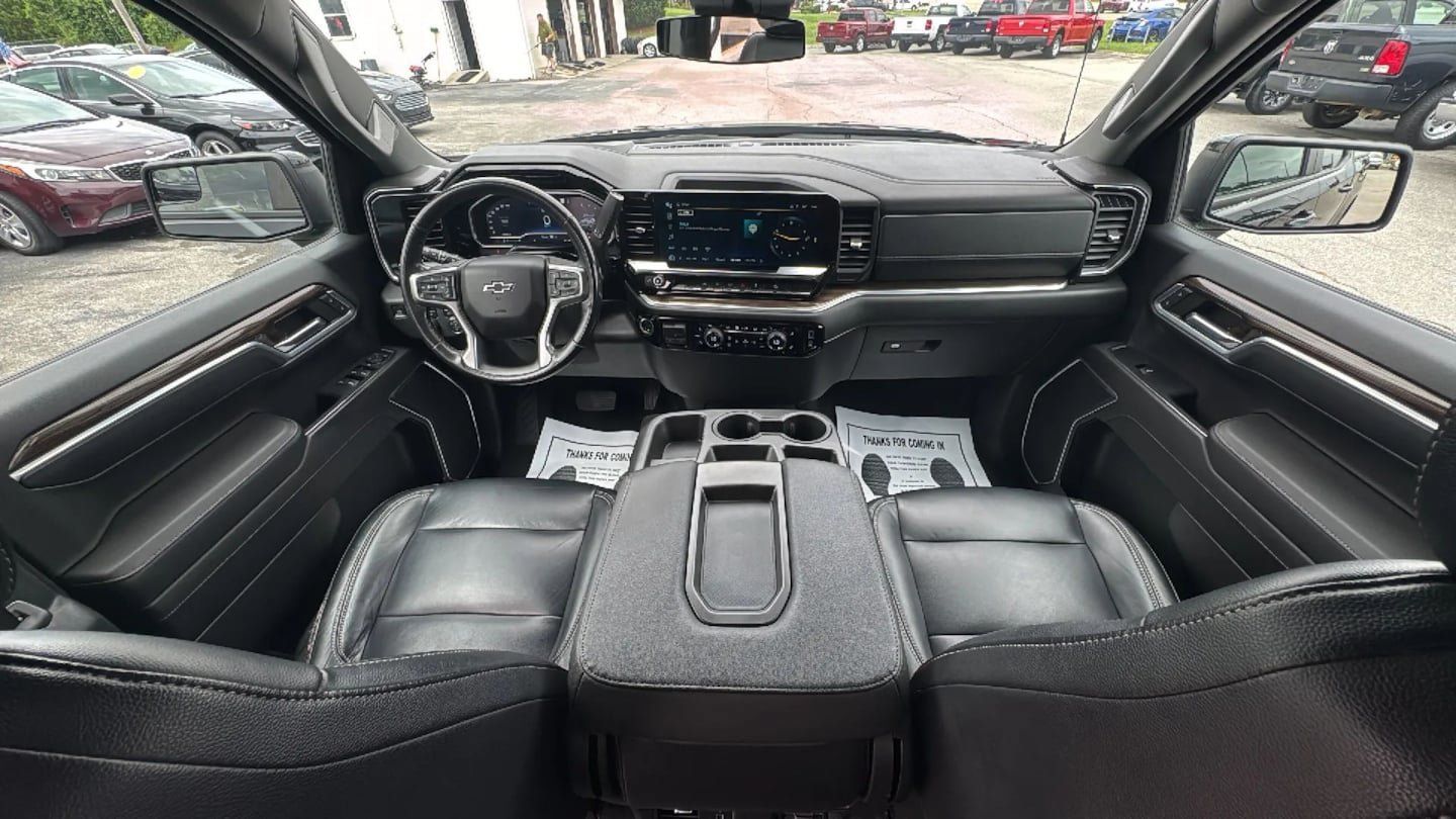 Used 2022 Chevrolet Silverado 1500 RST AWD/4WD image 23