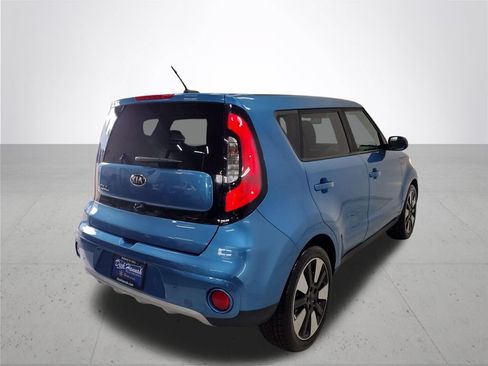 Used 2019 Kia Soul + FWD image 13