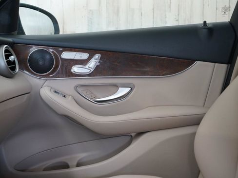 Used 2017 Mercedes-Benz GLC 300 image 34