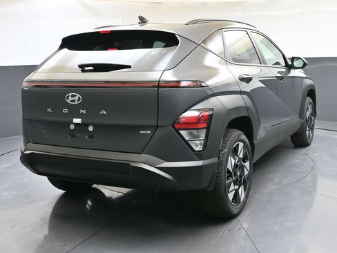 Certified 2025 Hyundai Kona SEL AWD/4WD image 5