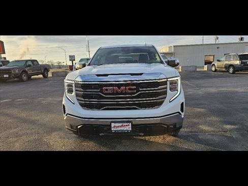 Used 2024 GMC Sierra 1500 SLT AWD/4WD image 9