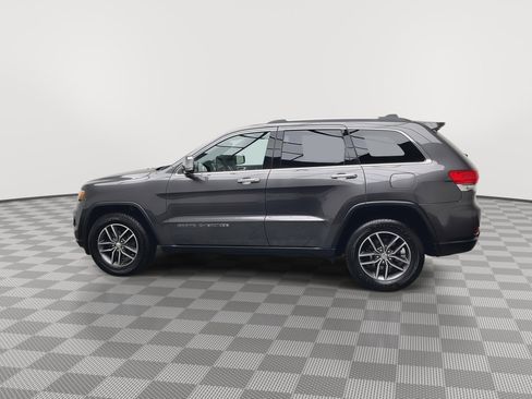 Used 2017 Jeep Grand Cherokee Limited w/ Trailer Tow Group IV image 36