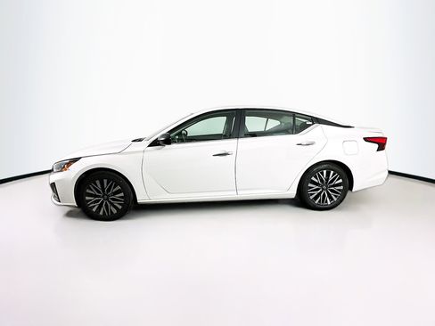Used 2025 Nissan Altima 2.5 SV image 4