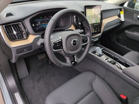New 2026 Volvo XC60 B5 Core w/ Climate Package image 10