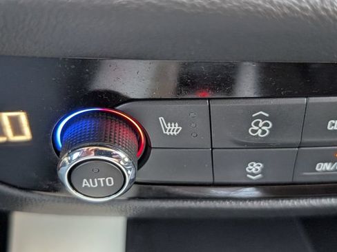 Used 2023 Buick Enclave Essence FWD image 19
