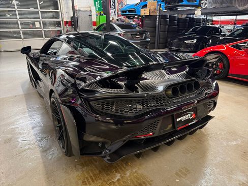 Used 2021 McLaren 765LT image 10