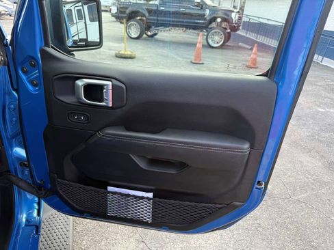 Used 2022 Jeep Wrangler Unlimited Sahara 4xe image 17