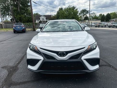 Used 2023 Toyota Camry SE FWD image 2