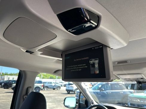 Used 2021 Honda Pilot Touring image 3