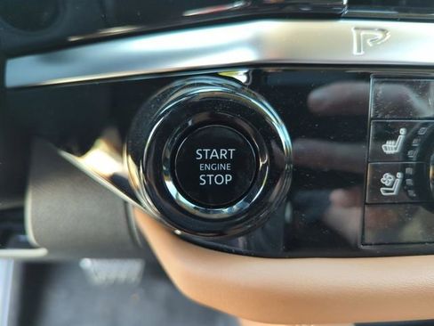 New 2026 Nissan Pathfinder Platinum FWD image 42