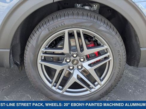 Used 2025 Ford Explorer ST-Line w/ Premium Package image 9