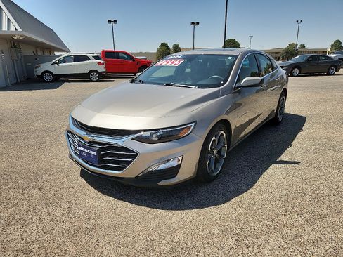 Used 2024 Chevrolet Malibu LT image 3