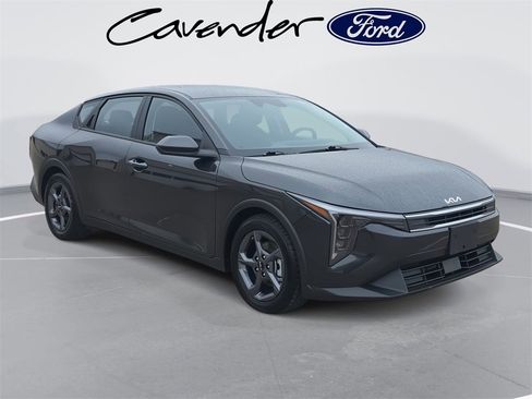 Used 2025 Kia K4 LXS image 3