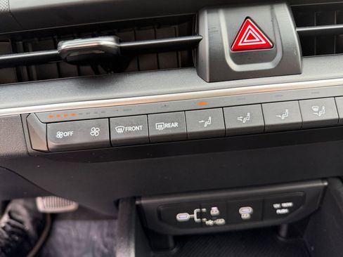 Used 2025 Kia K4 LXS image 23