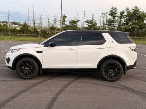 Used 2018 Land Rover Discovery Sport SE AWD/4WD image 3