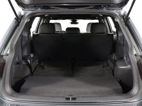Used 2023 Volkswagen Tiguan SE R-Line FWD image 19