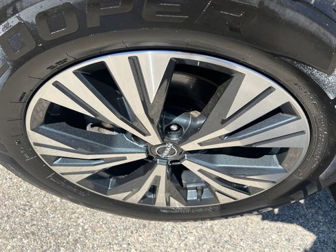 Certified 2023 Nissan Rogue SV AWD/4WD image 42