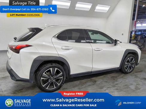 Used 2022 Lexus UX 200 w/ Accessory Package (Z1) FWD image 4