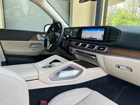 Used 2022 Mercedes-Benz GLS 450 4MATIC image 12