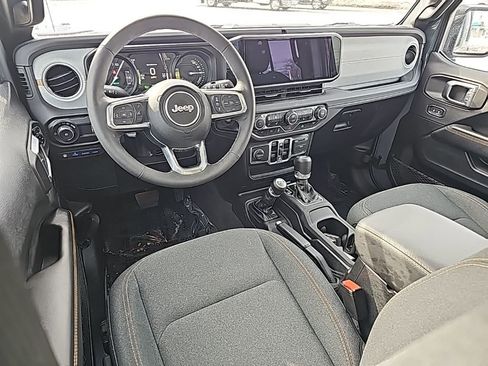 Certified 2025 Jeep Wrangler Unlimited Sahara image 17