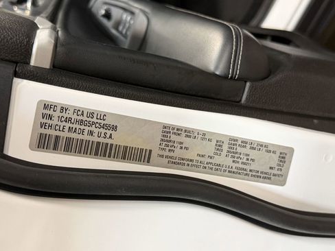 Used 2023 Jeep Grand Cherokee Limited image 56