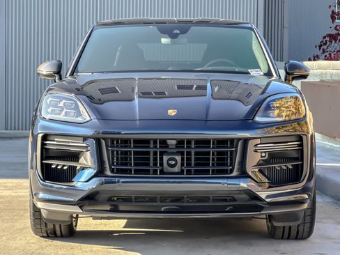 Used 2024 Porsche Cayenne Turbo GT image 11