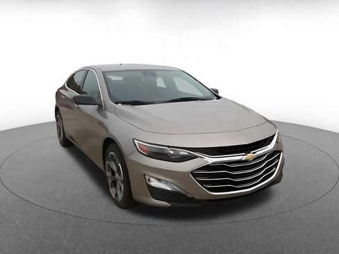 Used 2023 Chevrolet Malibu LT w/ Driver Confidence Package FWD image 3