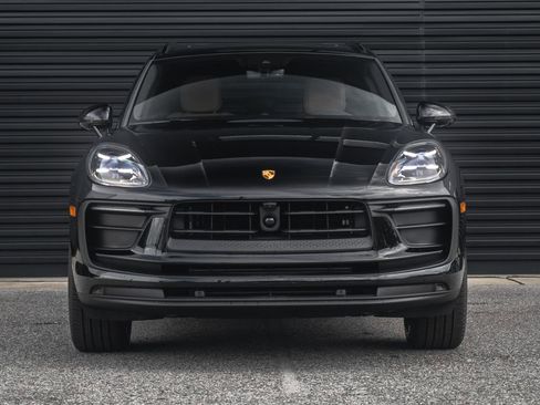 New 2025 Porsche Macan image 6