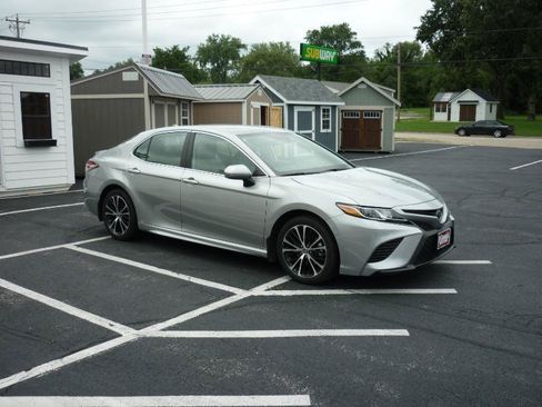 Used 2020 Toyota Camry SE AWD/4WD image 6