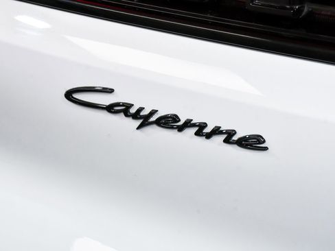 Used 2024 Porsche Cayenne Coupe AWD/4WD image 92