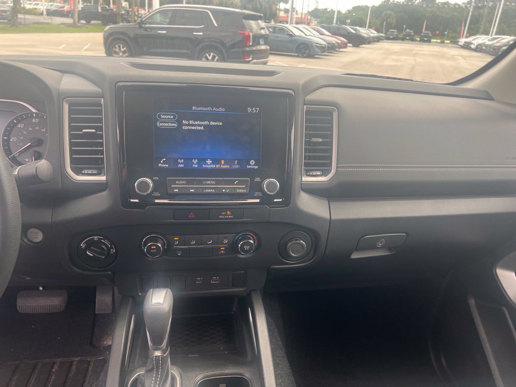 Used 2022 Nissan Frontier SV AWD/4WD image 9