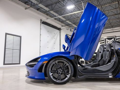 Used 2022 McLaren 720S Spider image 18