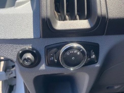 Used 2015 Ford Transit 350 XLT RWD image 17