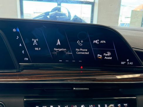 Used 2023 Cadillac Escalade Premium Luxury AWD/4WD image 53