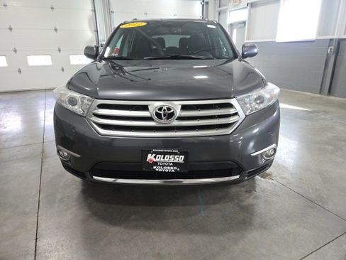 Used 2012 Toyota Highlander Limited w/ Tow Pkg image 2