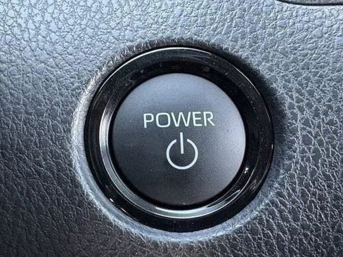 Used 2025 Toyota Camry SE image 21