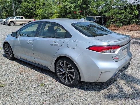 Used 2022 Toyota Corolla SE FWD image 3