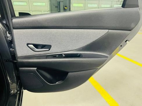 Used 2023 Hyundai Elantra Limited FWD image 37