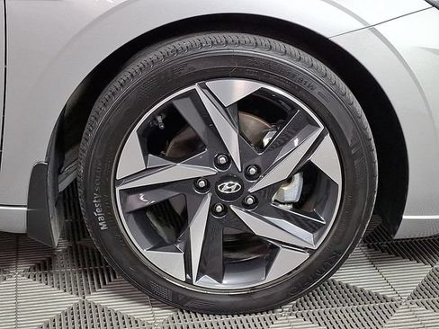 Used 2023 Hyundai Elantra SEL w/ Convenience Package FWD image 11