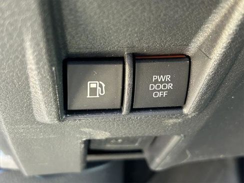 Certified 2025 Toyota Sienna XSE w/ XSE Premium Package image 31