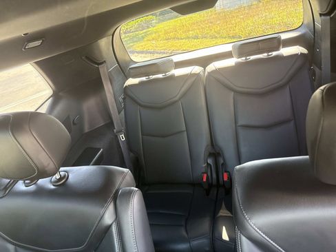 Used 2025 Cadillac XT6 Premium Luxury image 17