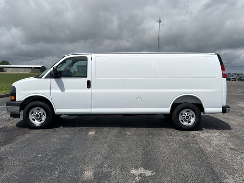 New 2026 GMC Savana 2500 Extended w/ Driver Convenience Package RWD image 8