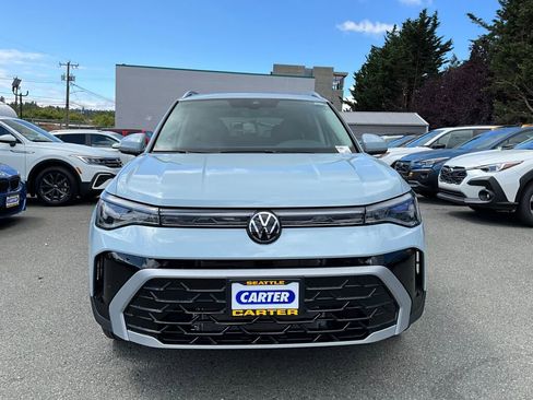 New 2025 Volkswagen Taos SEL image 3