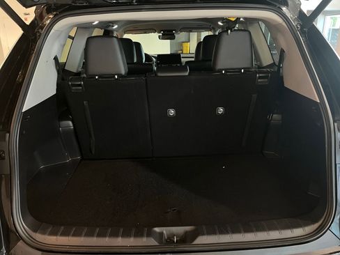 Used 2025 Toyota Grand Highlander FWD image 33