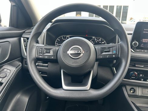 Certified 2024 Nissan Rogue SV image 18