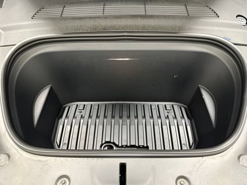 Used 2023 Tesla Model Y Long Range AWD/4WD image 10