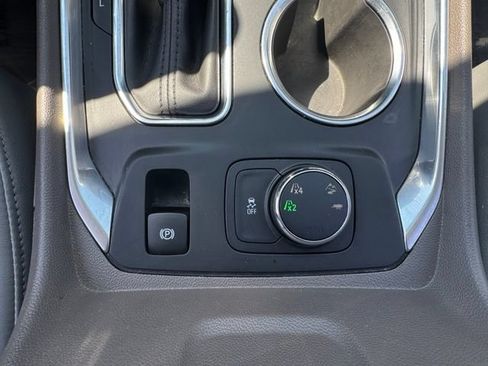 Used 2019 Chevrolet Traverse LT w/ LT Premium Package AWD/4WD image 22