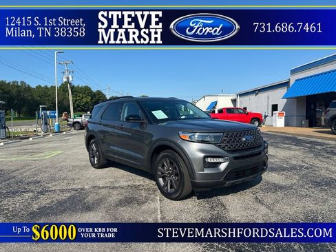 Used 2024 Ford Explorer XLT w/ Equipment Group 202A AWD/4WD image 1